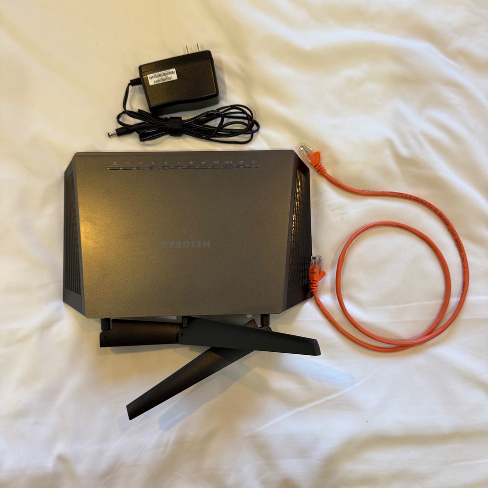 Netgear Nighthawk AC1900 Smart WiFi Router R7000 Dual Band Black With Cables